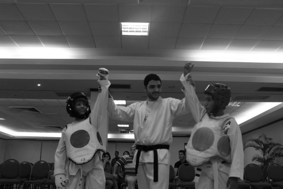 Finalizando el Combate... en American Taekwondo Center, todos somos ganadores!
