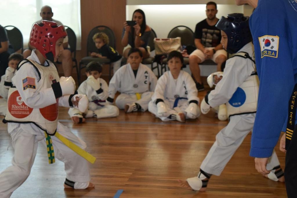 Combate en American Taekwondo Center Barranquilla
