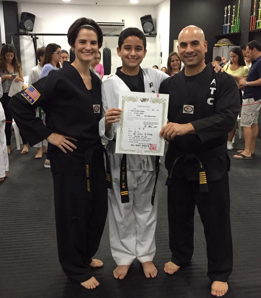 Juan Diego recibiendo su segundo grado de Cinturón Negro en American Taekwondo Center